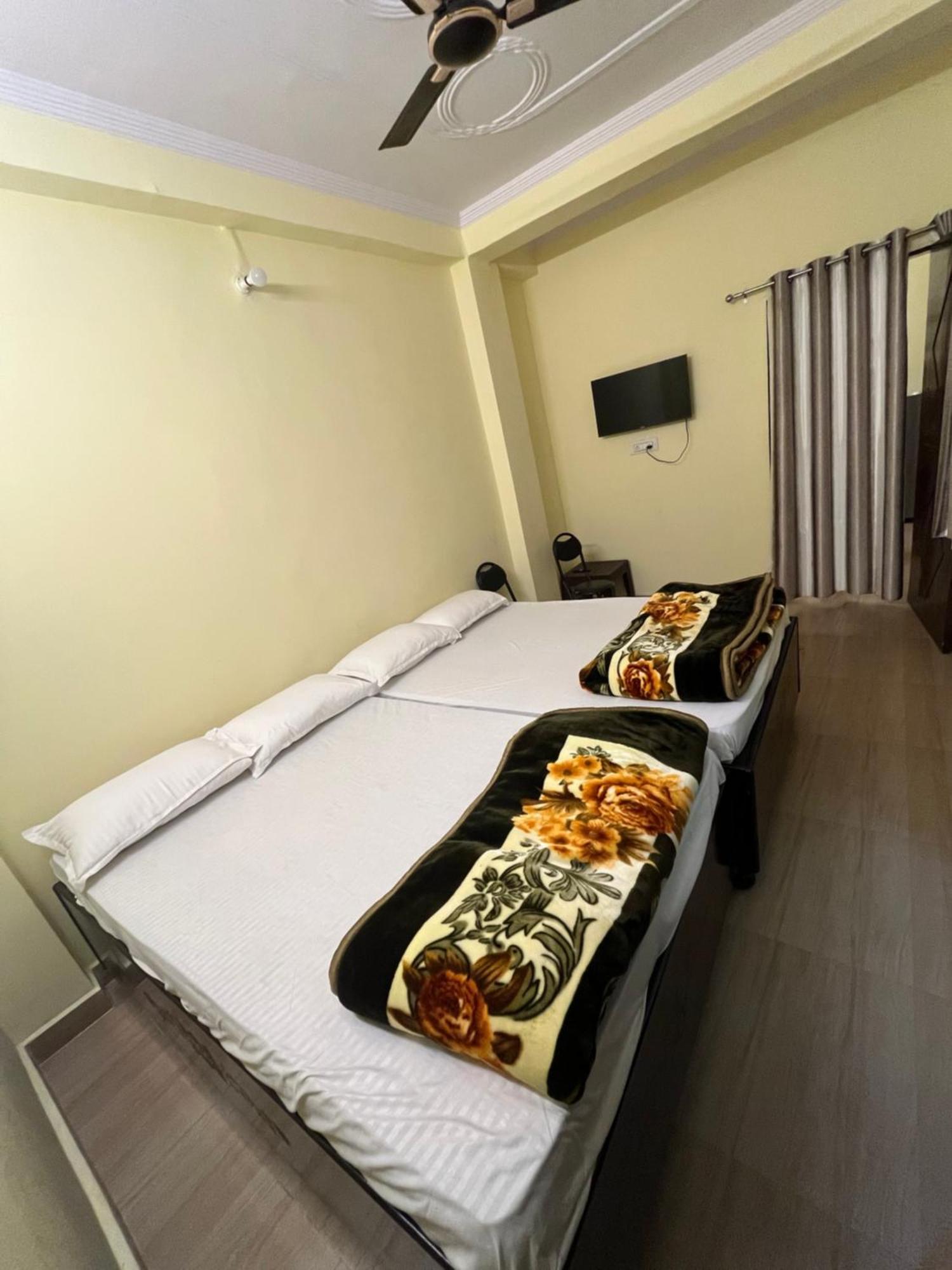 Incredible Banaras Inn Варанаси Экстерьер фото