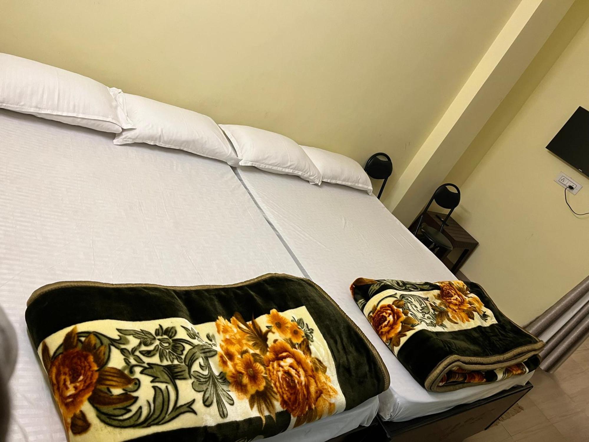Incredible Banaras Inn Варанаси Экстерьер фото